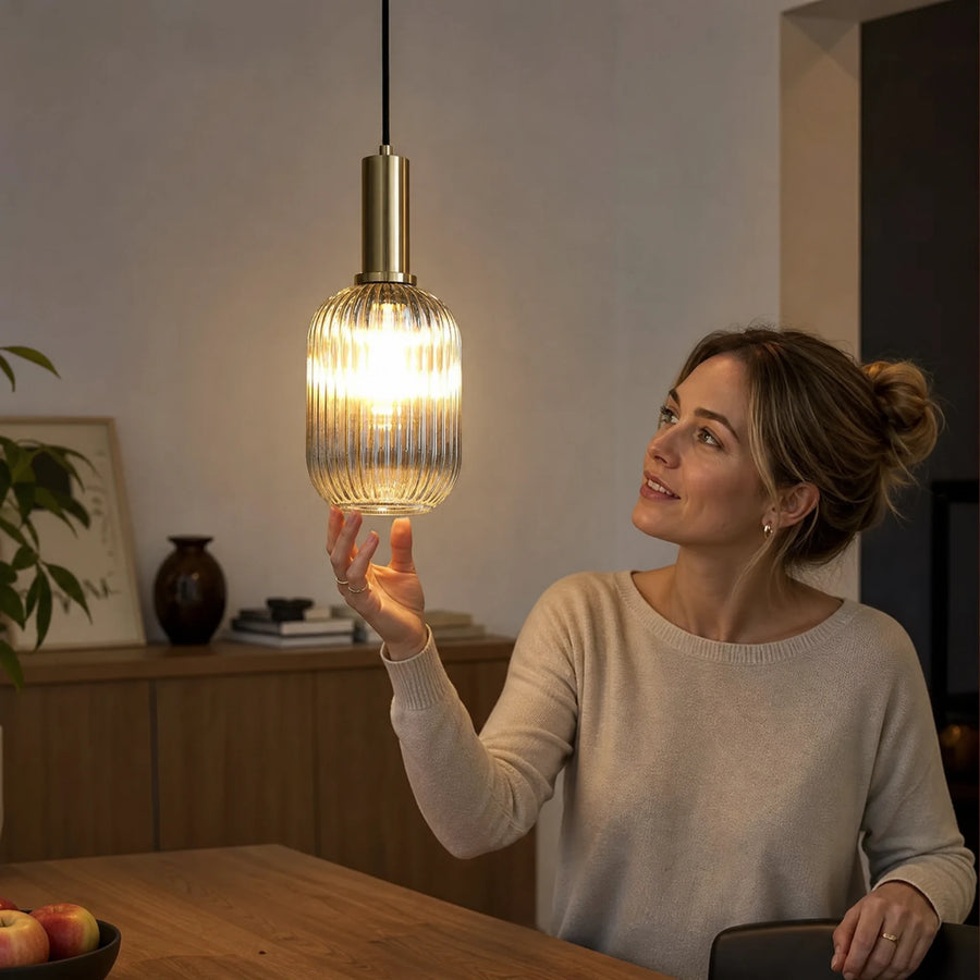 Suspension en verre strié doré avec finitions laiton - Utilisation GLOBALE