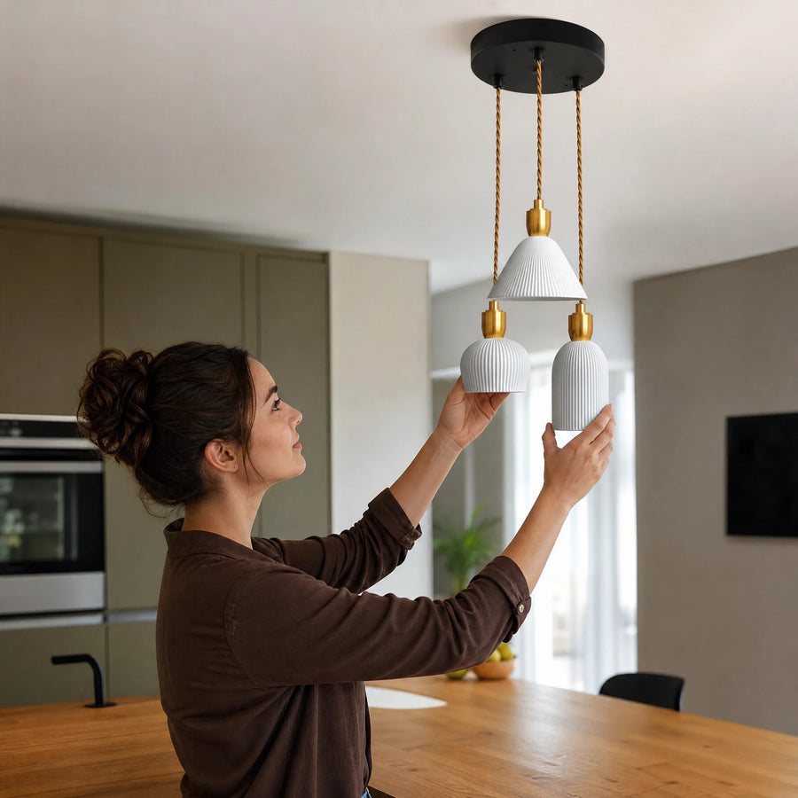 Suspension Luminaire Céramique à Trois Abat-Jours Texturés - Utilisation GLOBALE