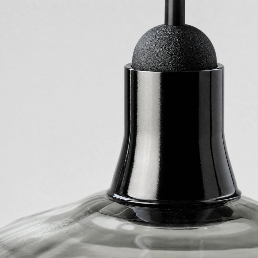 Suspension Verre Fumé Design Contemporain - close-up détail matière