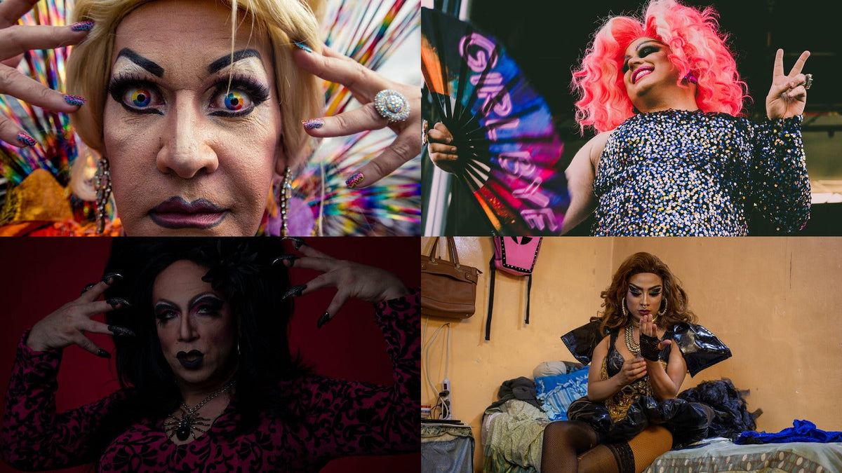 Quatre artistes drag : maquillage graphique en gros plan, perruques rose et brune, tenue à sequins et gestes de scène Imagen