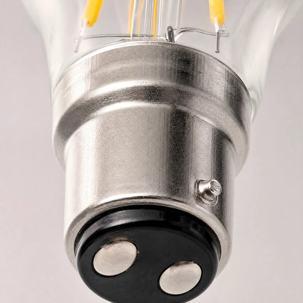 Ampoule B22 Filament LED Vintage à Baïonnette - close-up détail matière