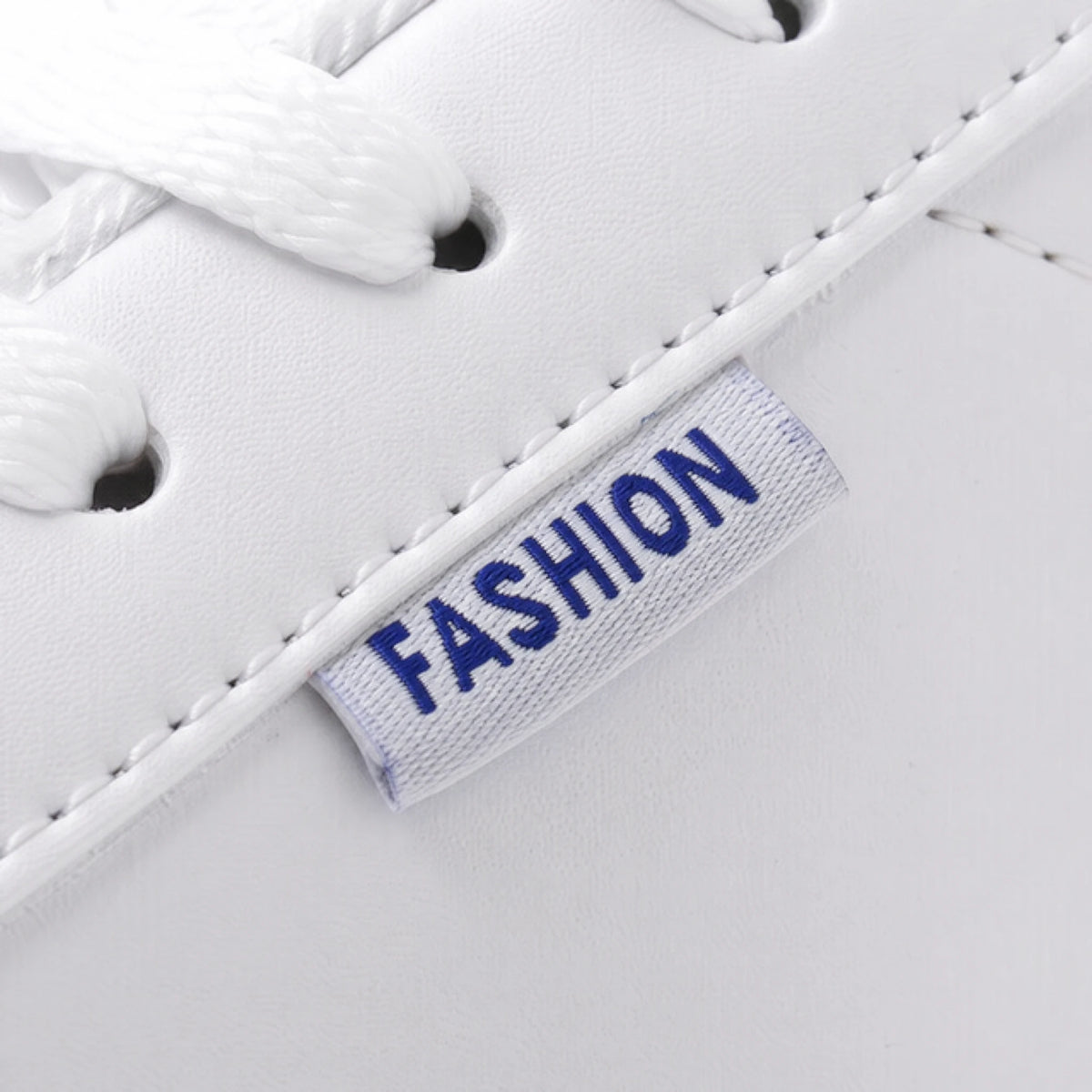 Basket Années 80 Blanches Cuir - close-up détail matière