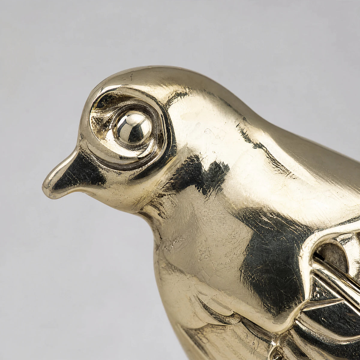 Broche Oiseau Vintage - close-up détail matière
