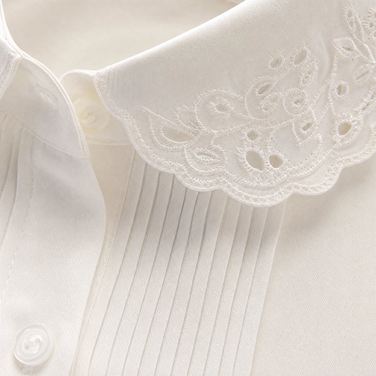 Chemise Blanche Vintage Femme - close-up détail matière