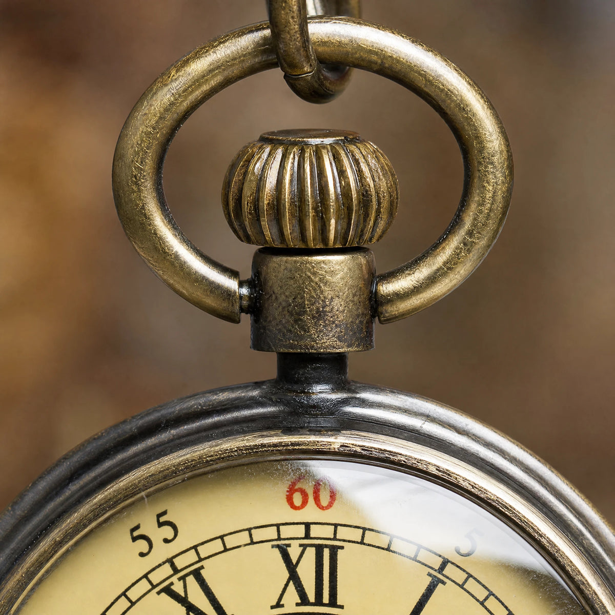 Collier Montre Vintage - close-up détail matière