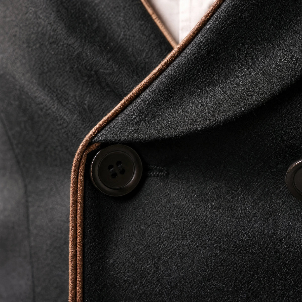 Gilet de costume vintage à revers de couleur unie vintage - close-up détail matière