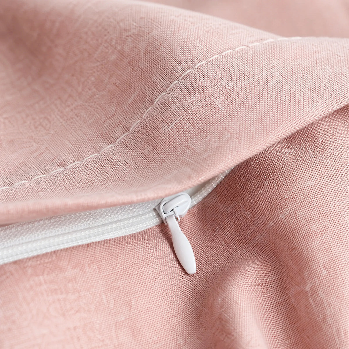 Housse de couette bicolore rose et gris réversible - close-up détail matière