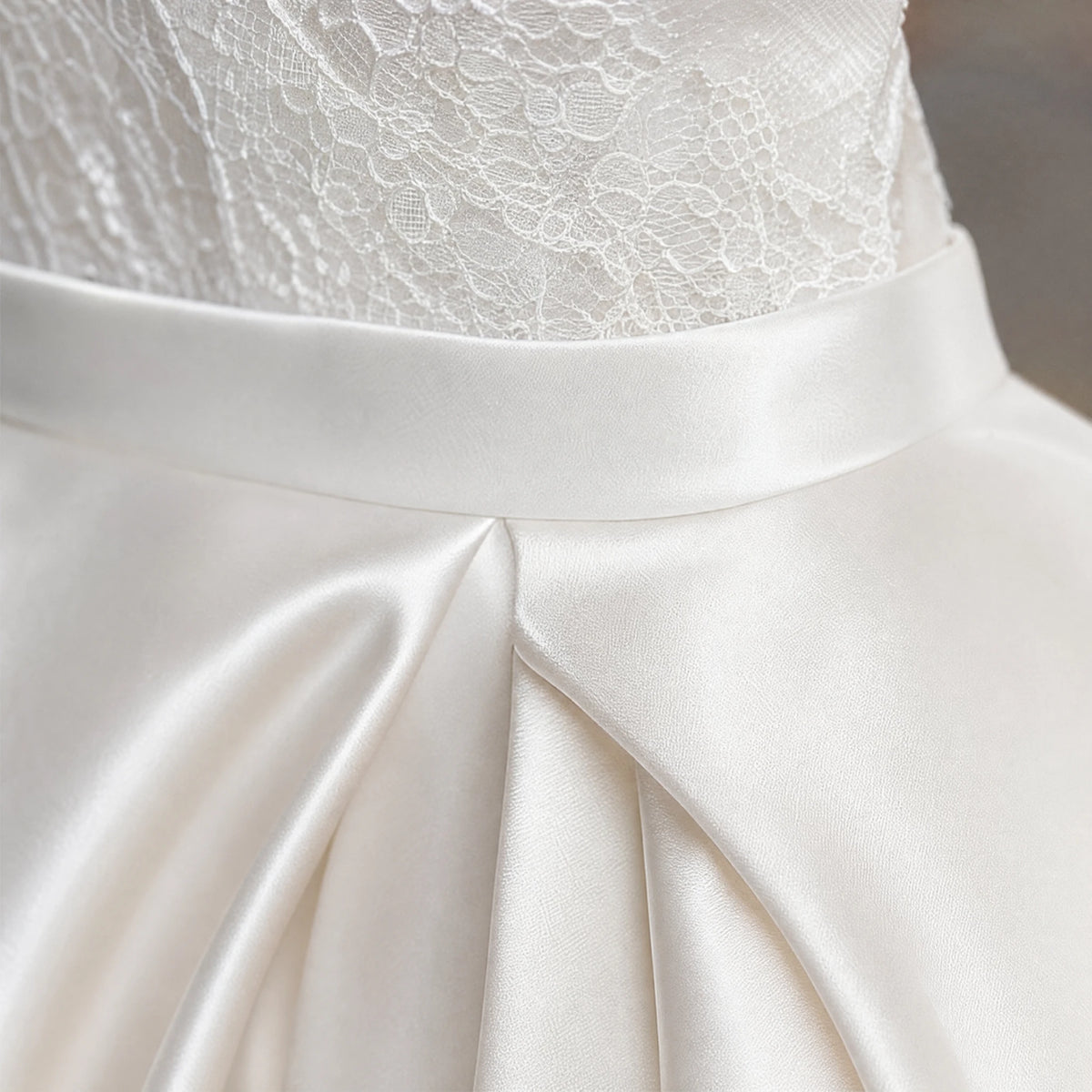 Jupe Longue Vintage Satin Blanche - close-up détail matière