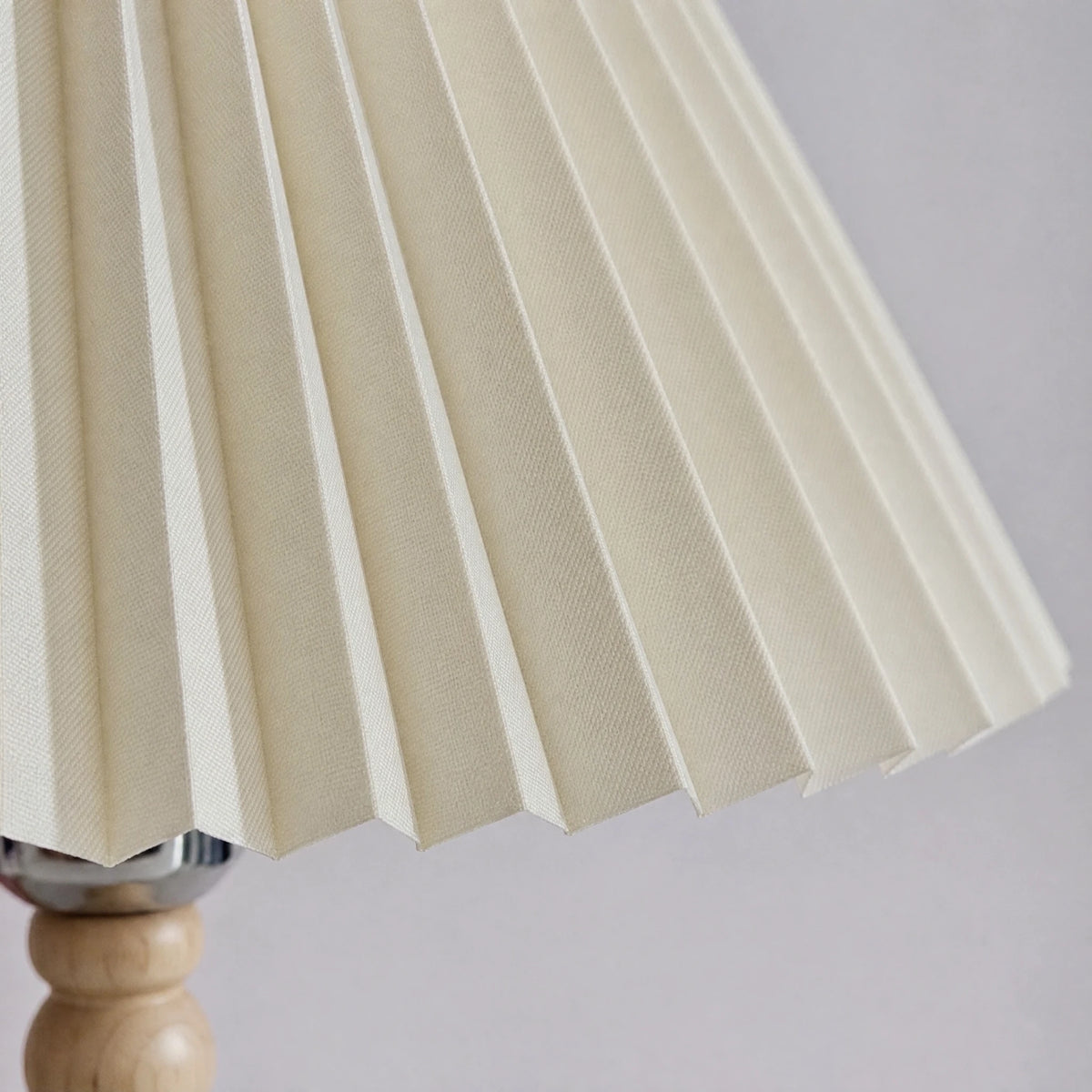 Lampe de Chevet Vintage avec Abat-Jour Plissé - close-up détail matière