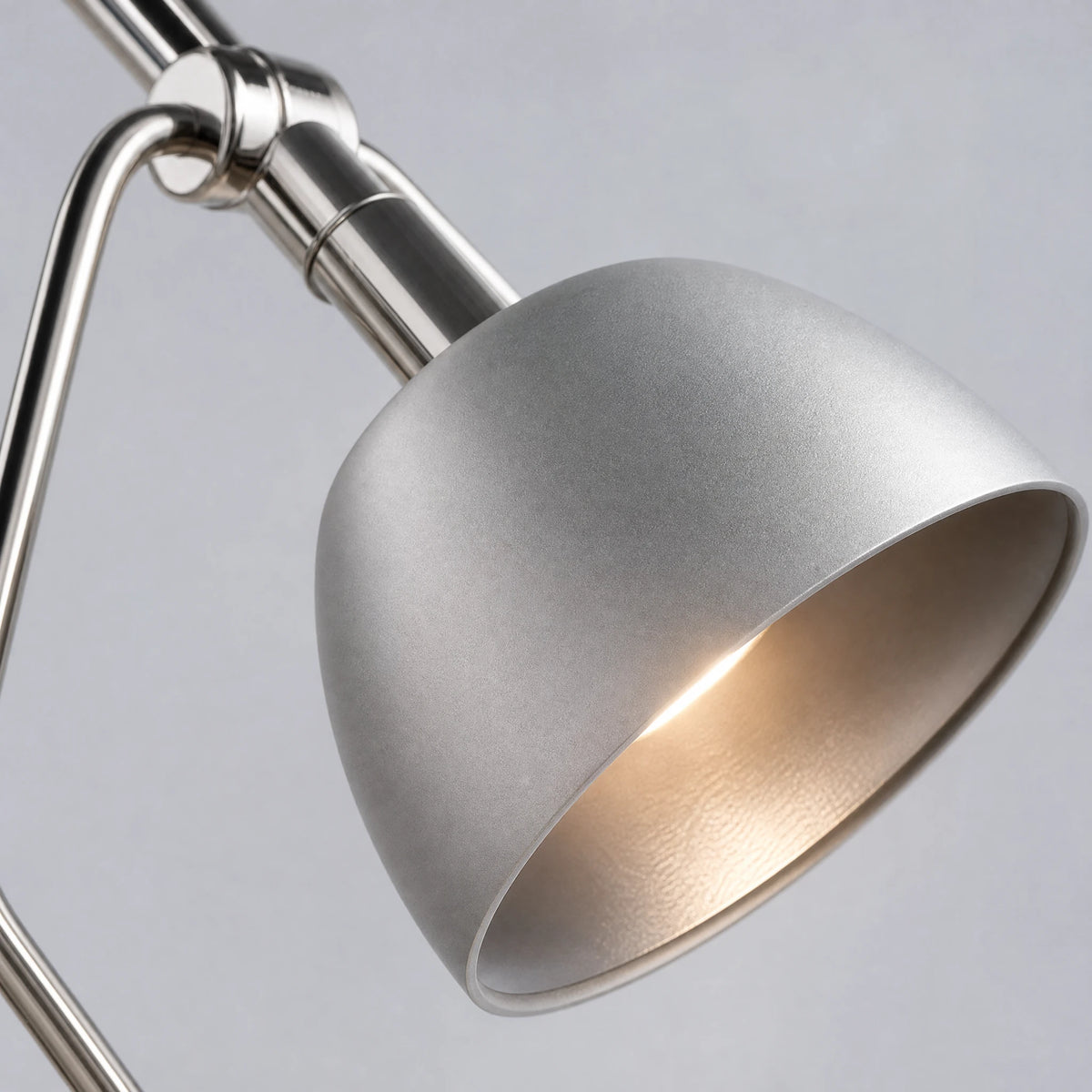 Lampe Vintage Design avec Globe en Verre Transparent - close-up détail matière