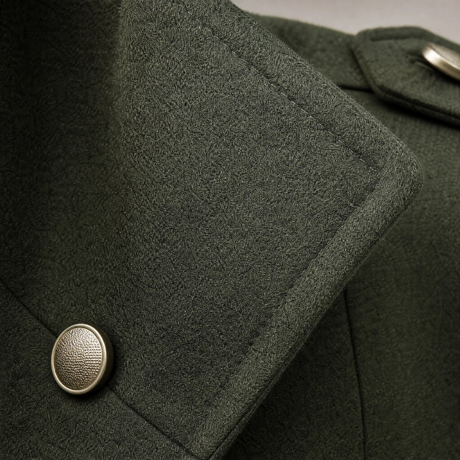 Manteau uni pour homme avec col montant vintage - close-up détail matière