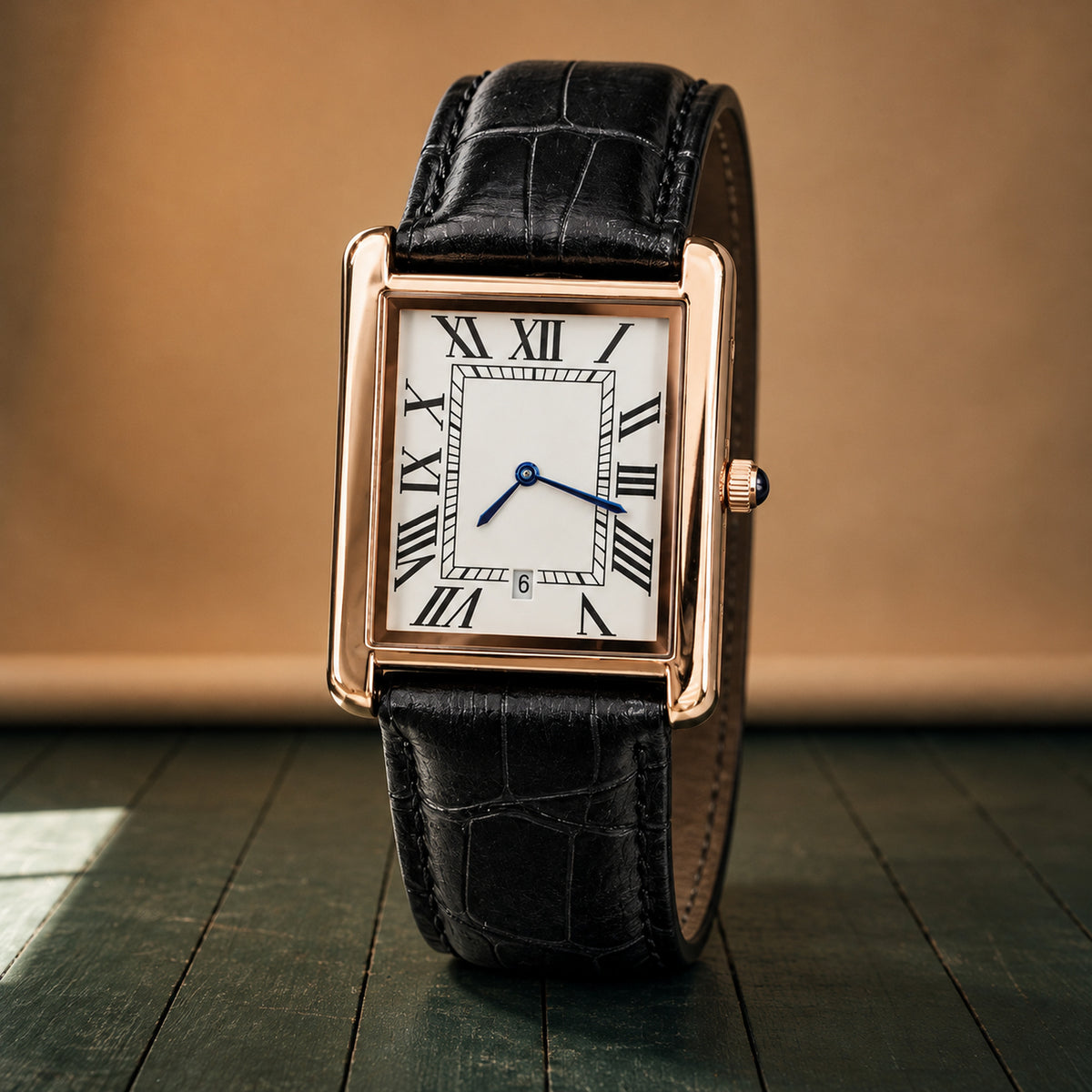 Gros plan sur le cadran blanc à chiffres romains et le bracelet noir texturé de la montre rectangulaire homme Imagen