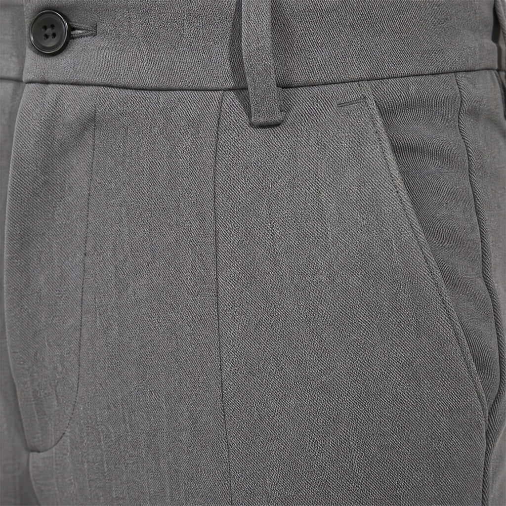 Pantalon vintage tendance pour hommes - close-up détail matière
