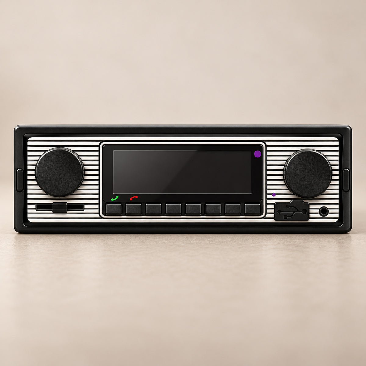 Gros plan sur la façade chromée striée, les molettes et l'écran du poste radio vintage voiture Imagen