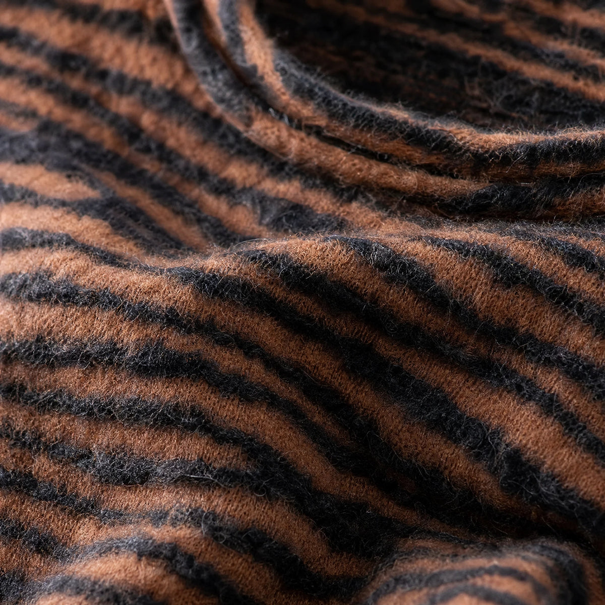Pull Vintage Femme Motif Zébré Années 80 - close-up détail matière