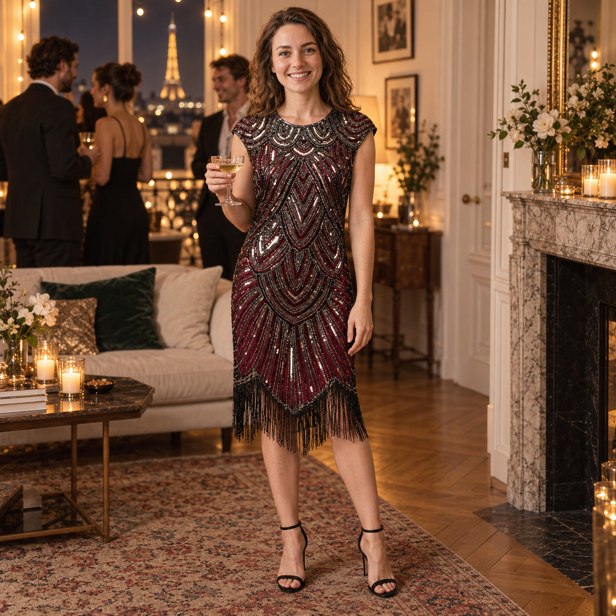Femme portant la robe charleston rouge à paillettes et franges en train de danser lors d'une soirée années 20 Imagen