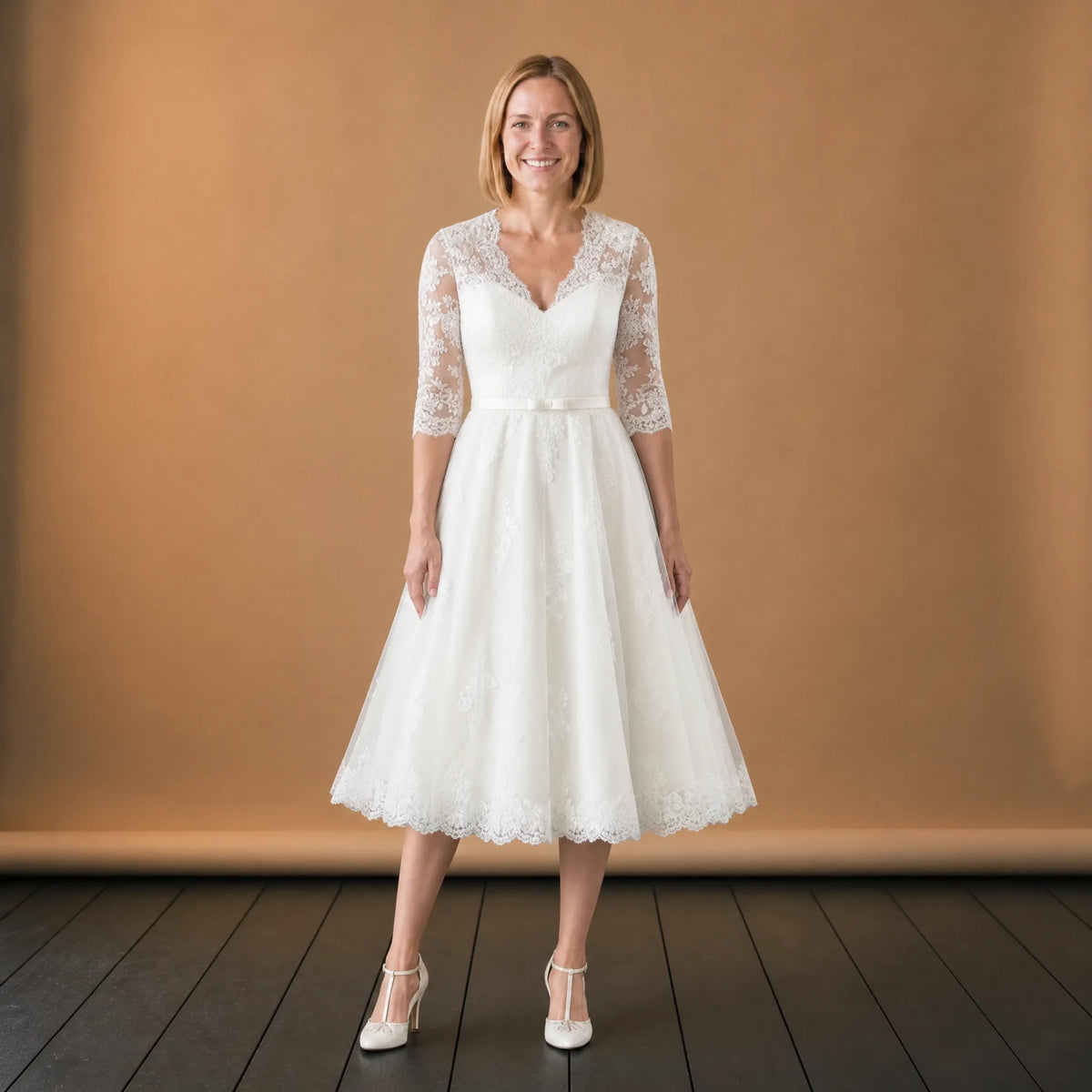 Robe de Mariée Courte Vintage Col en V - VETEMENT Studio FEMME