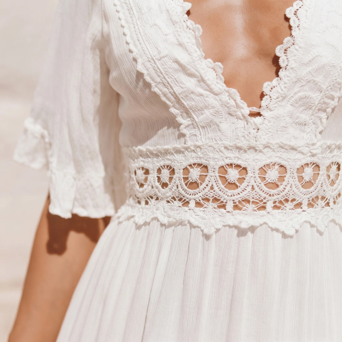 Robe Longue Blanche Dentelle Vintage - close-up détail matière