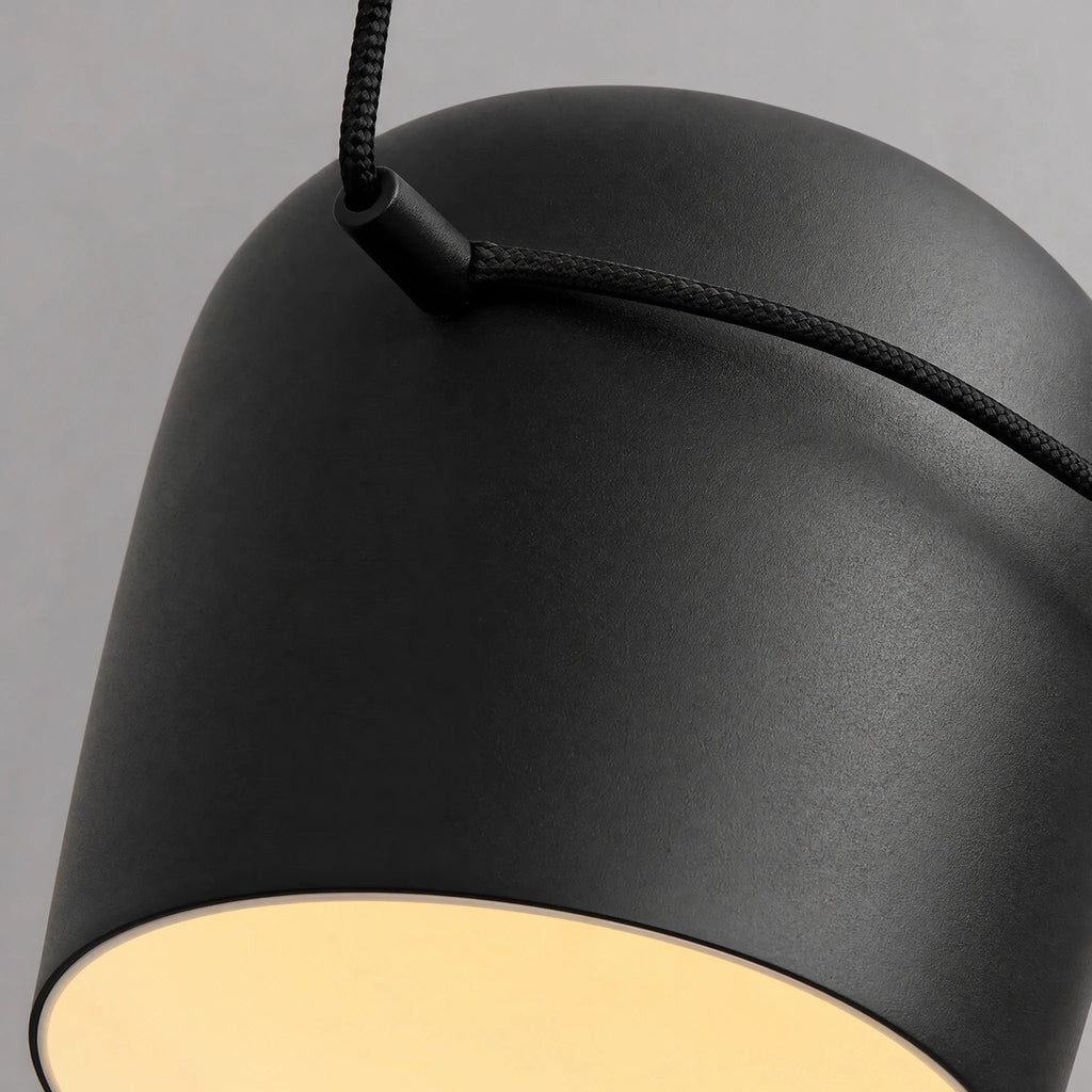 Suspension moderne tambour avec câble réglable - close-up détail matière