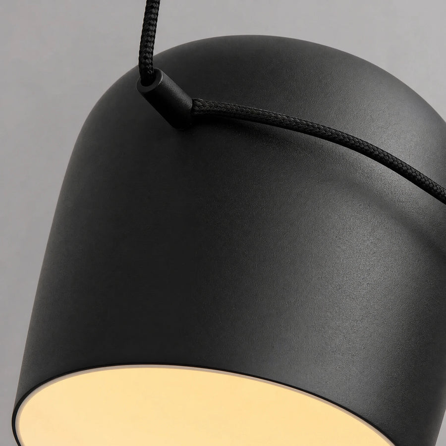 Suspension moderne tambour avec câble réglable - close-up détail matière