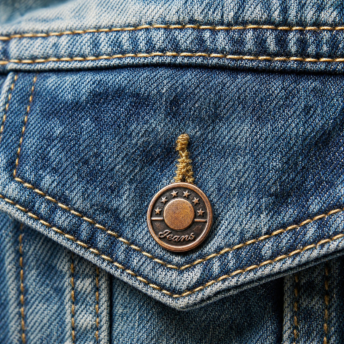 Veste en jean rétro à revers style rue - close-up détail matière