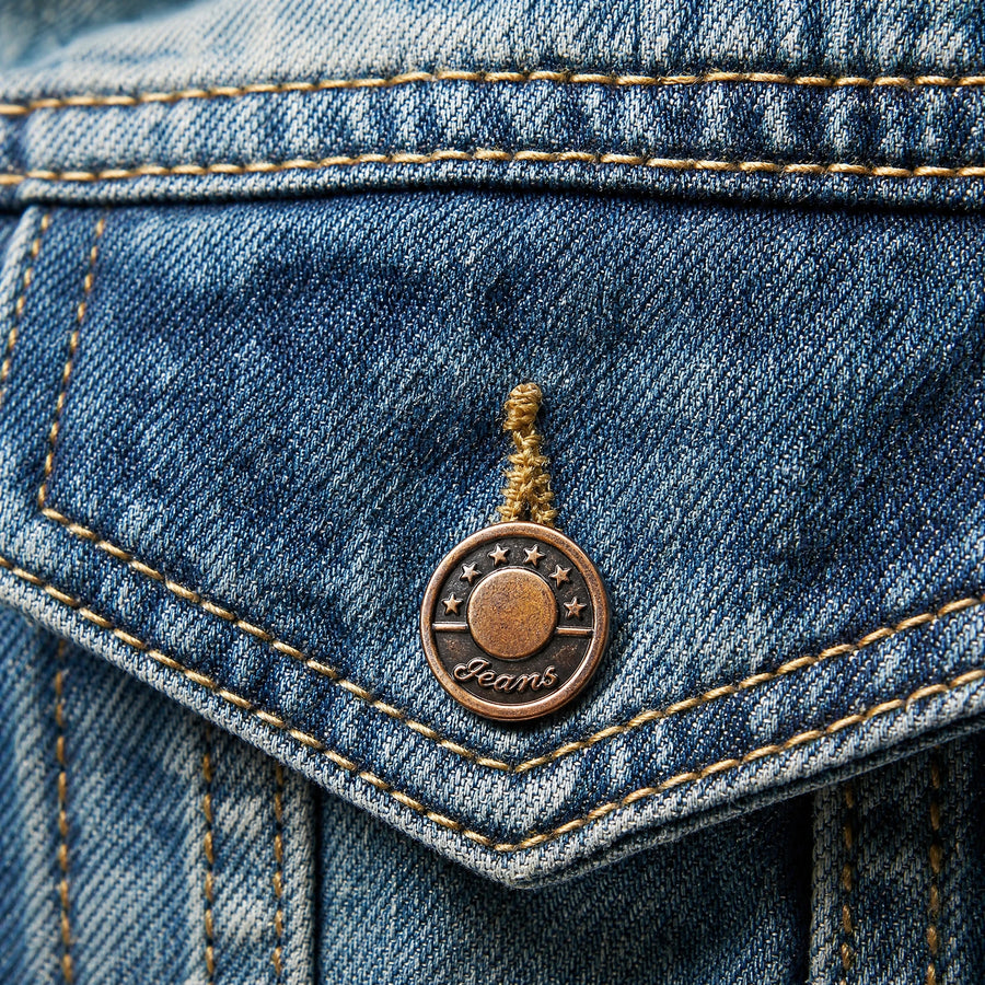 Veste en jean rétro à revers style rue - close-up détail matière