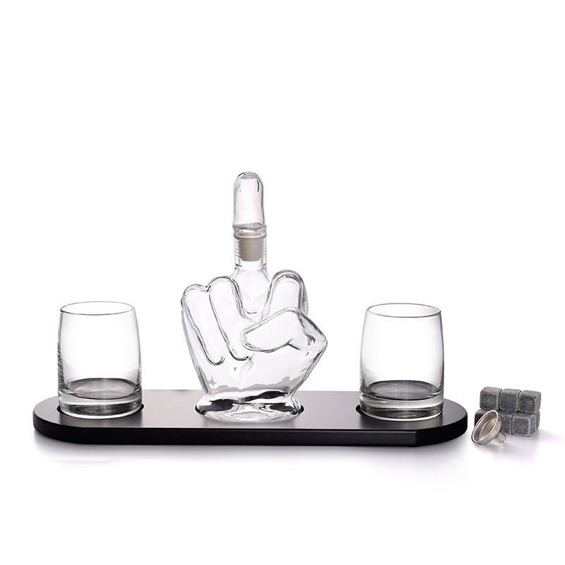 ensemble-de-bouteilles-de-vin-en-verre-artisanal-vintage