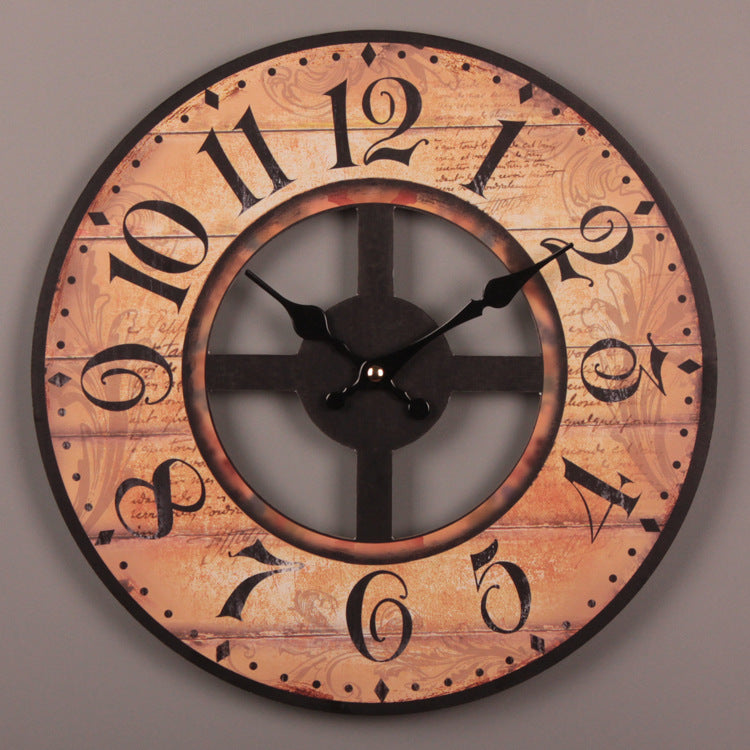 horloge-murale-sculptee-vintage
