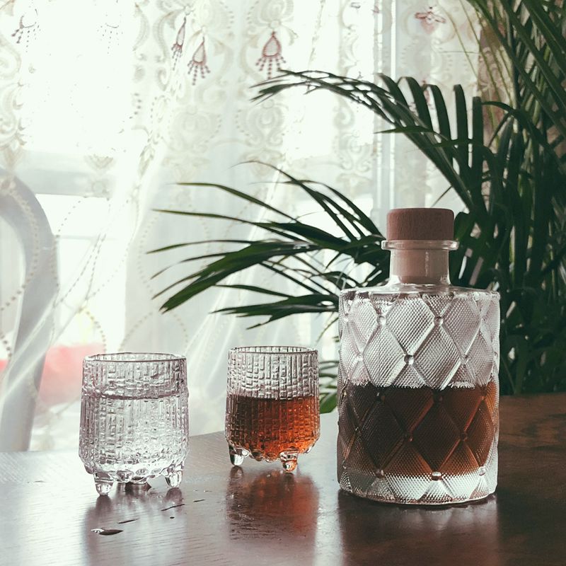 petite-bouteille-de-vin-pratique-vintage
