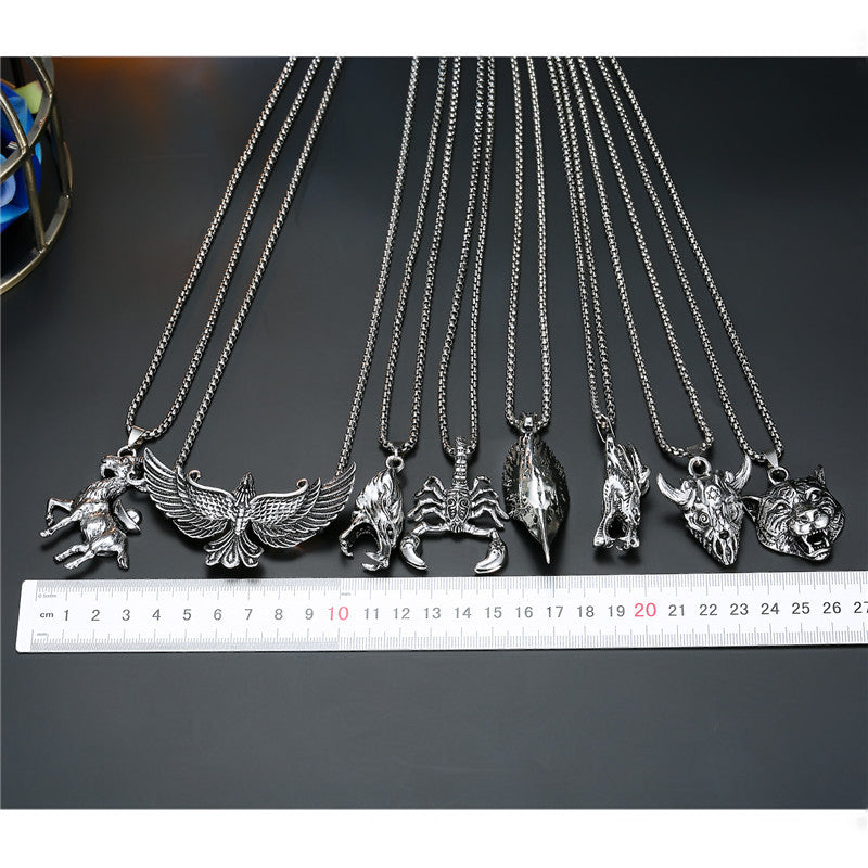 Collar con colgante de animal vintage punk