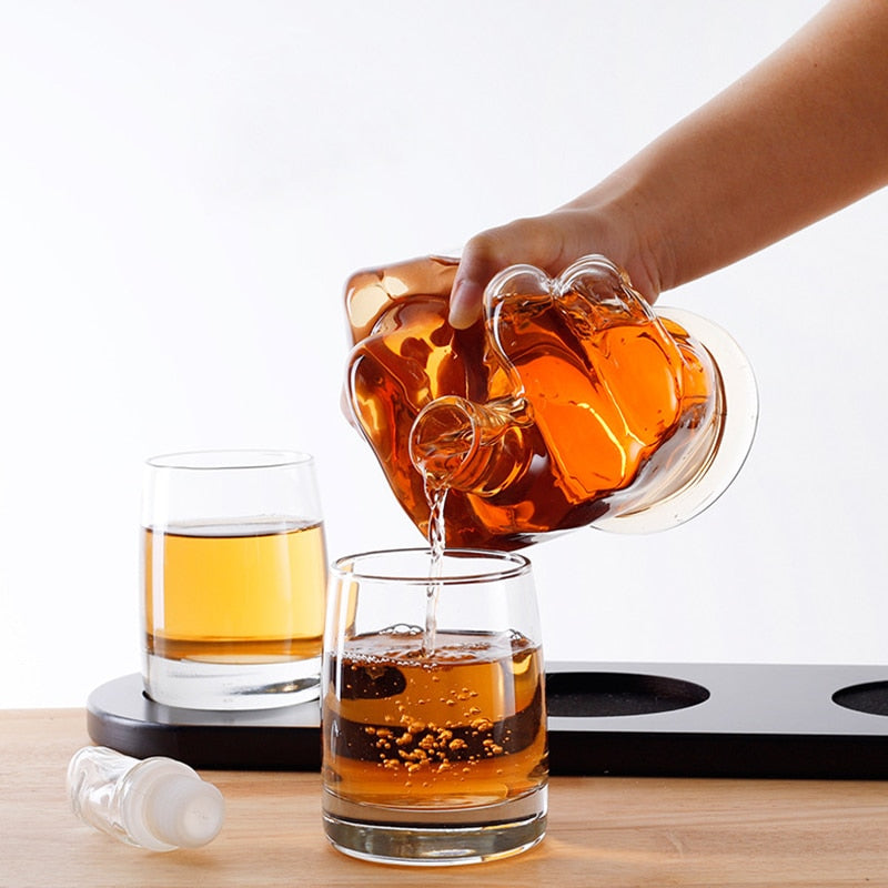 ensemble-de-bouteilles-de-vin-en-verre-artisanal-vintage