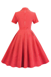 robe-annee-80-a-plaid-et-a-ceinture-des-annees-1950