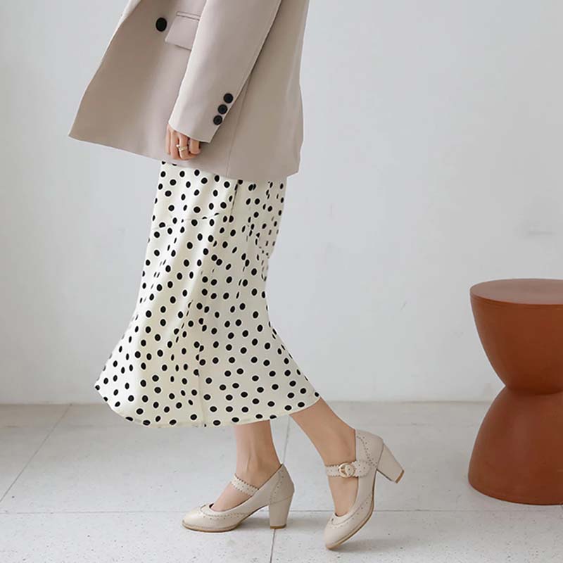 chaussures-annee-80-escarpins-petits-talons-blancs