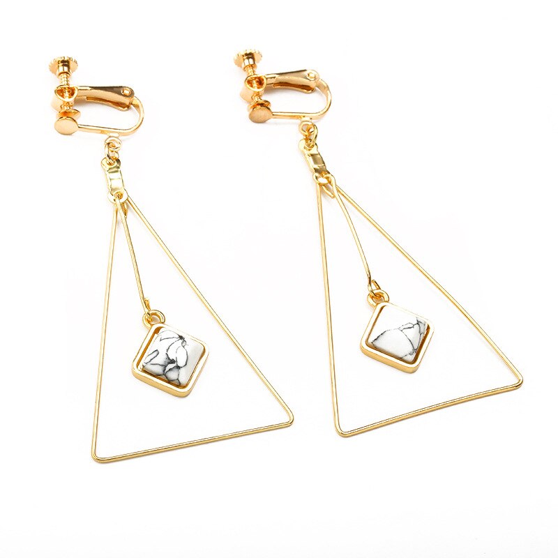 d-oreille-femme-triangle-des-annees-80-boucle