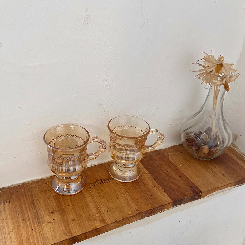 tasse-mini-en-relief-en-verre-ambre-vintage